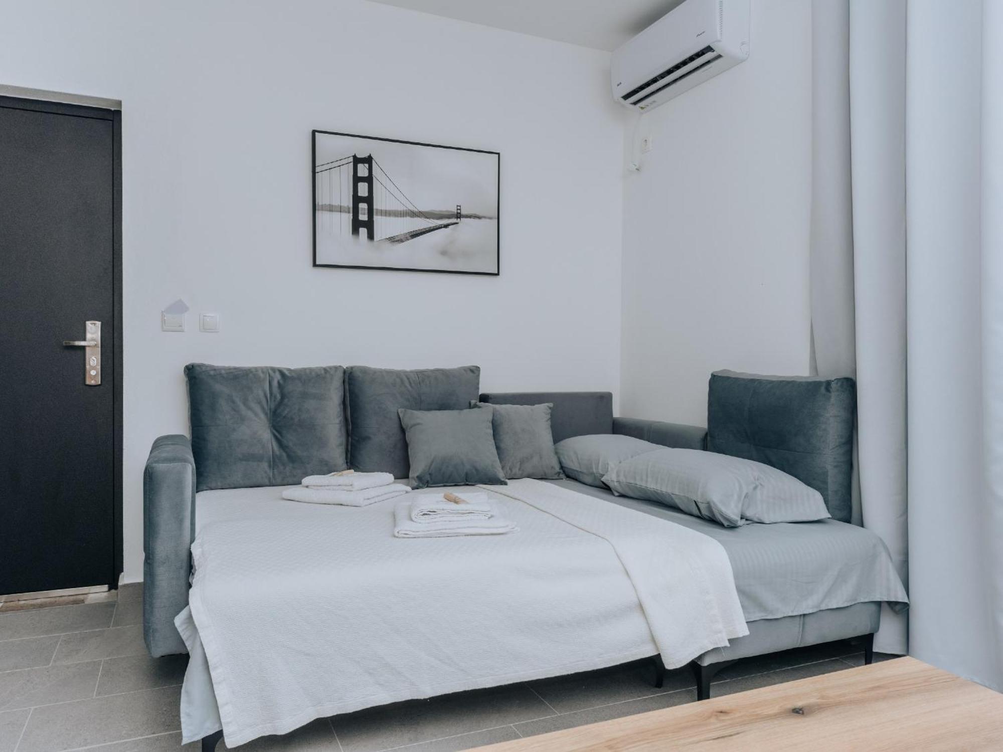 Apartments Milivojevic Бар Экстерьер фото