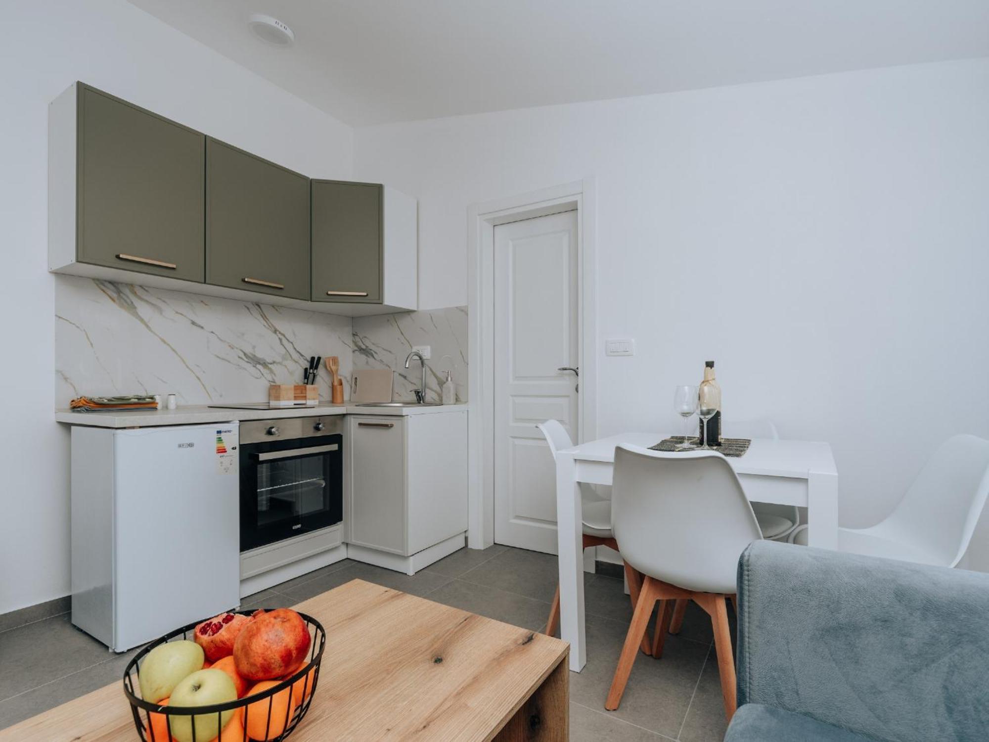 Apartments Milivojevic Бар Экстерьер фото