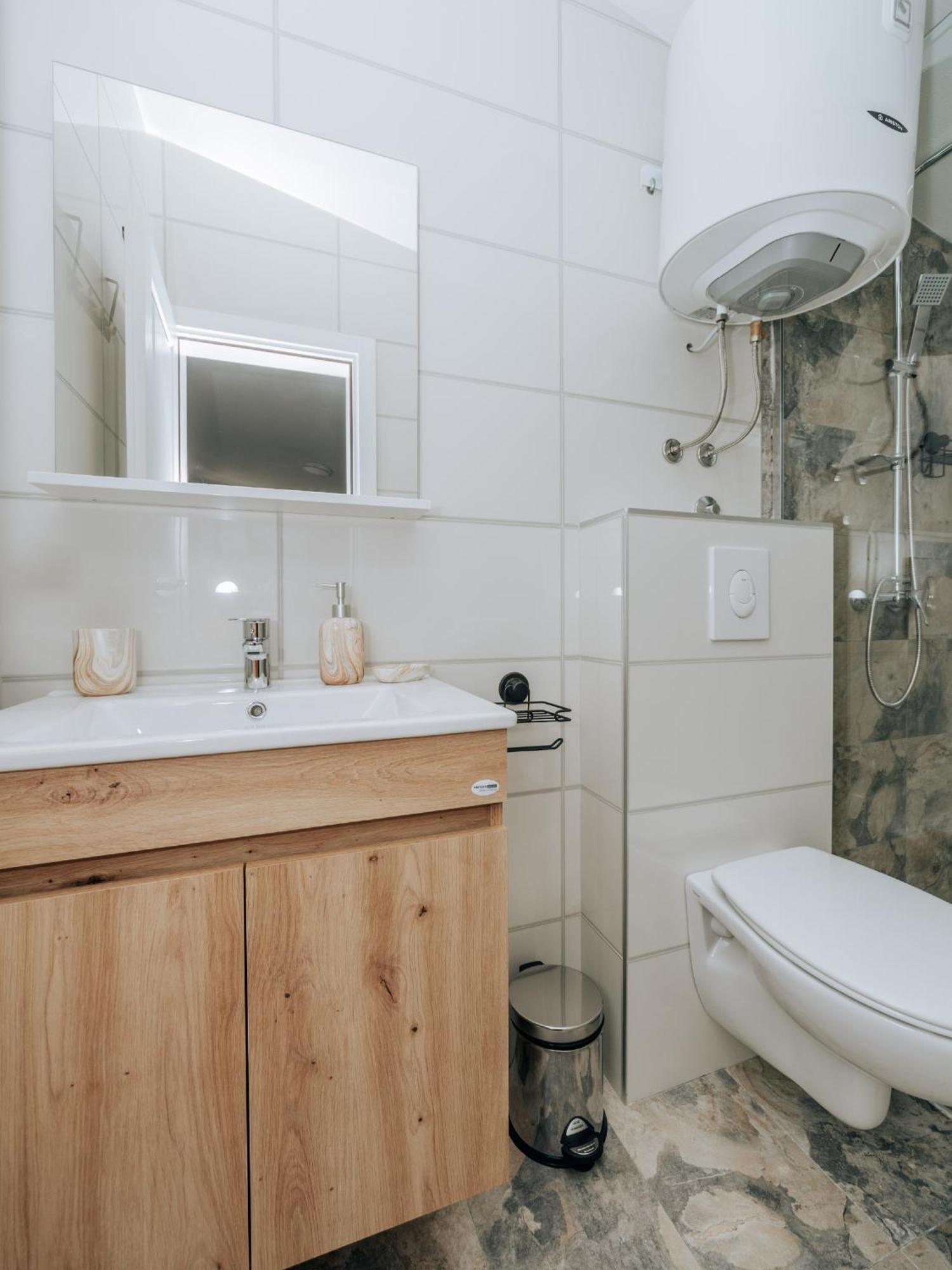 Apartments Milivojevic Бар Экстерьер фото