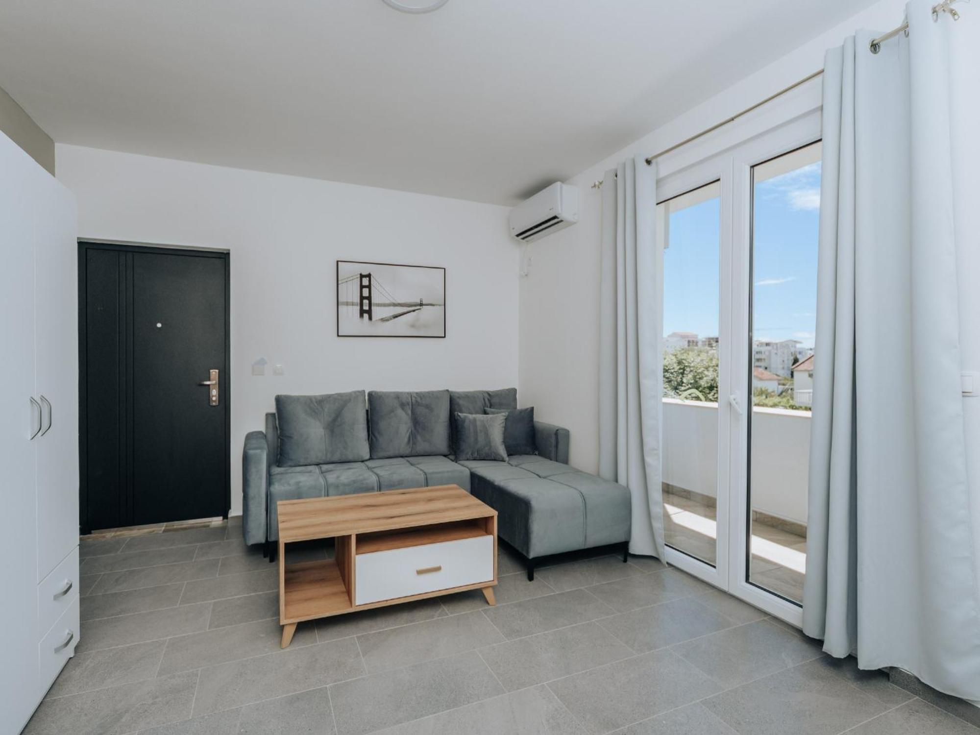 Apartments Milivojevic Бар Экстерьер фото