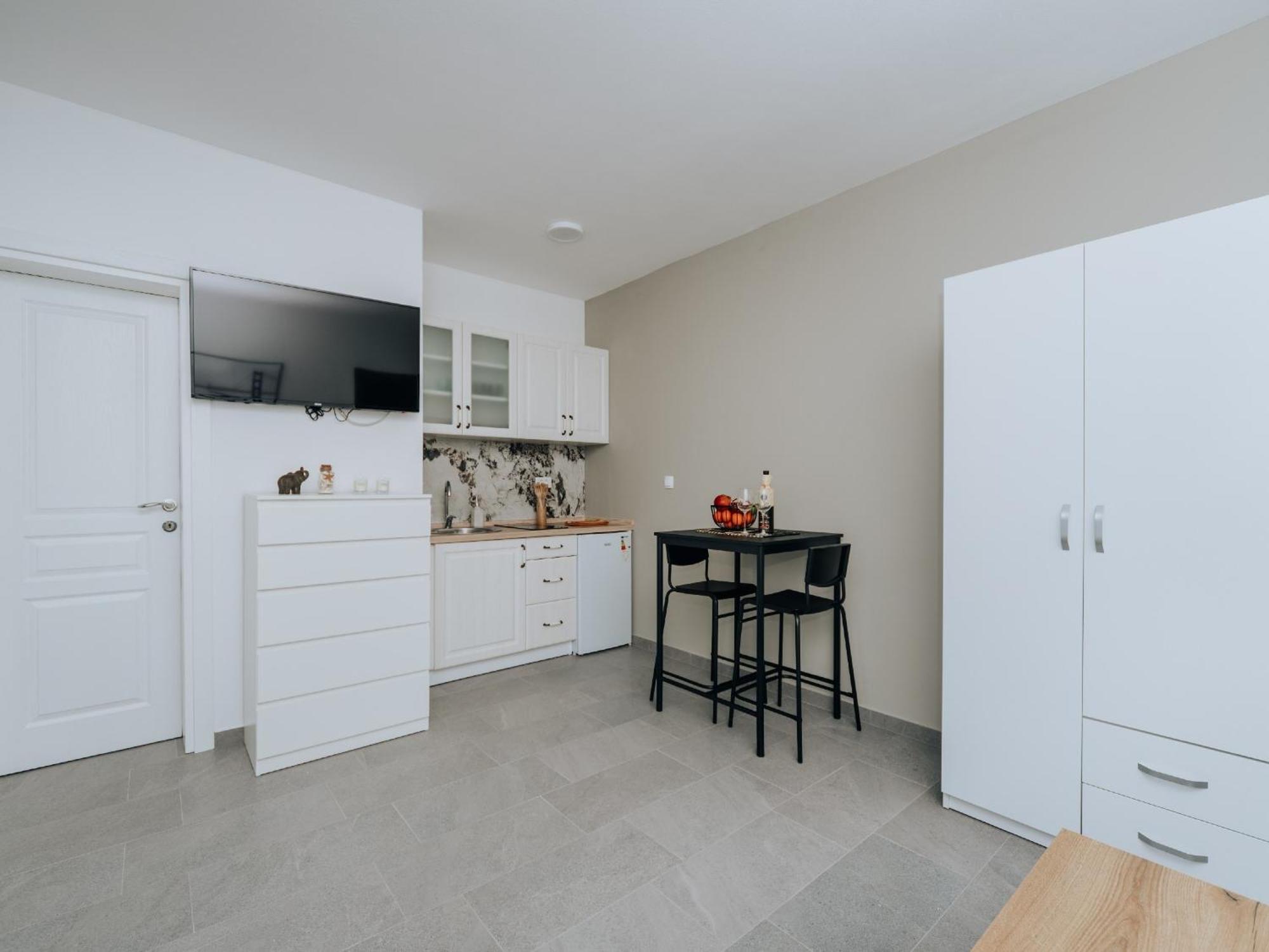 Apartments Milivojevic Бар Экстерьер фото