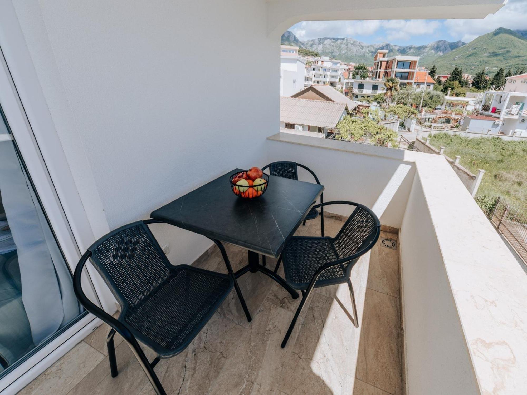 Apartments Milivojevic Бар Экстерьер фото