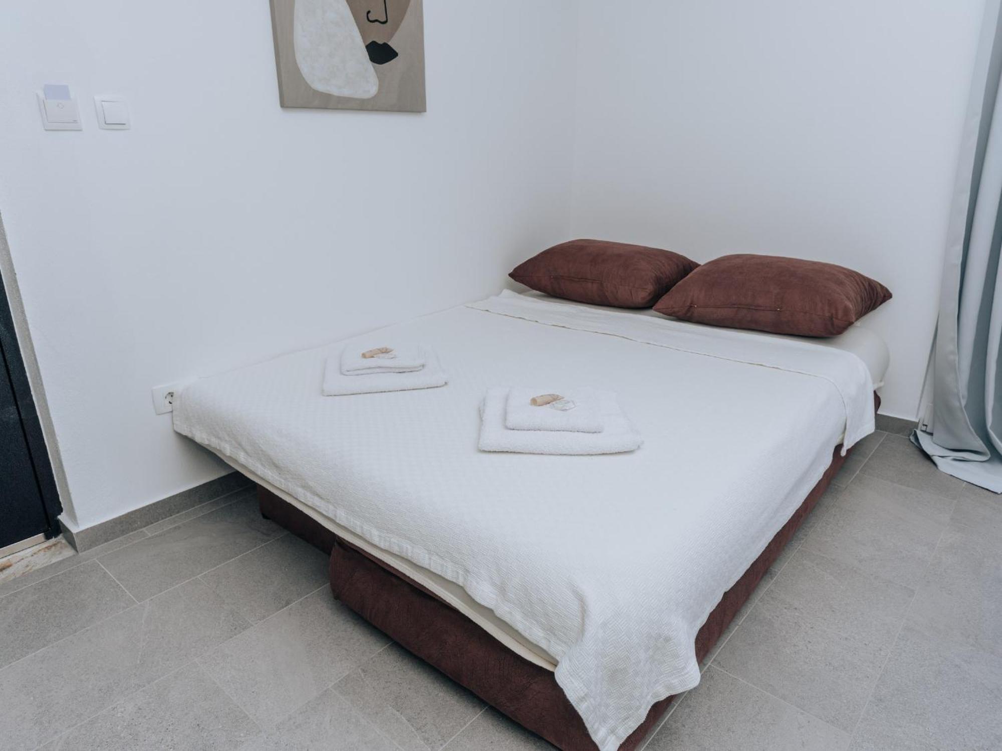 Apartments Milivojevic Бар Экстерьер фото