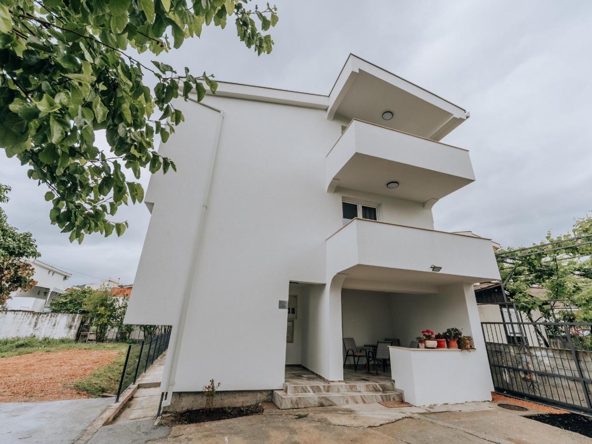 Apartments Milivojevic Бар Экстерьер фото