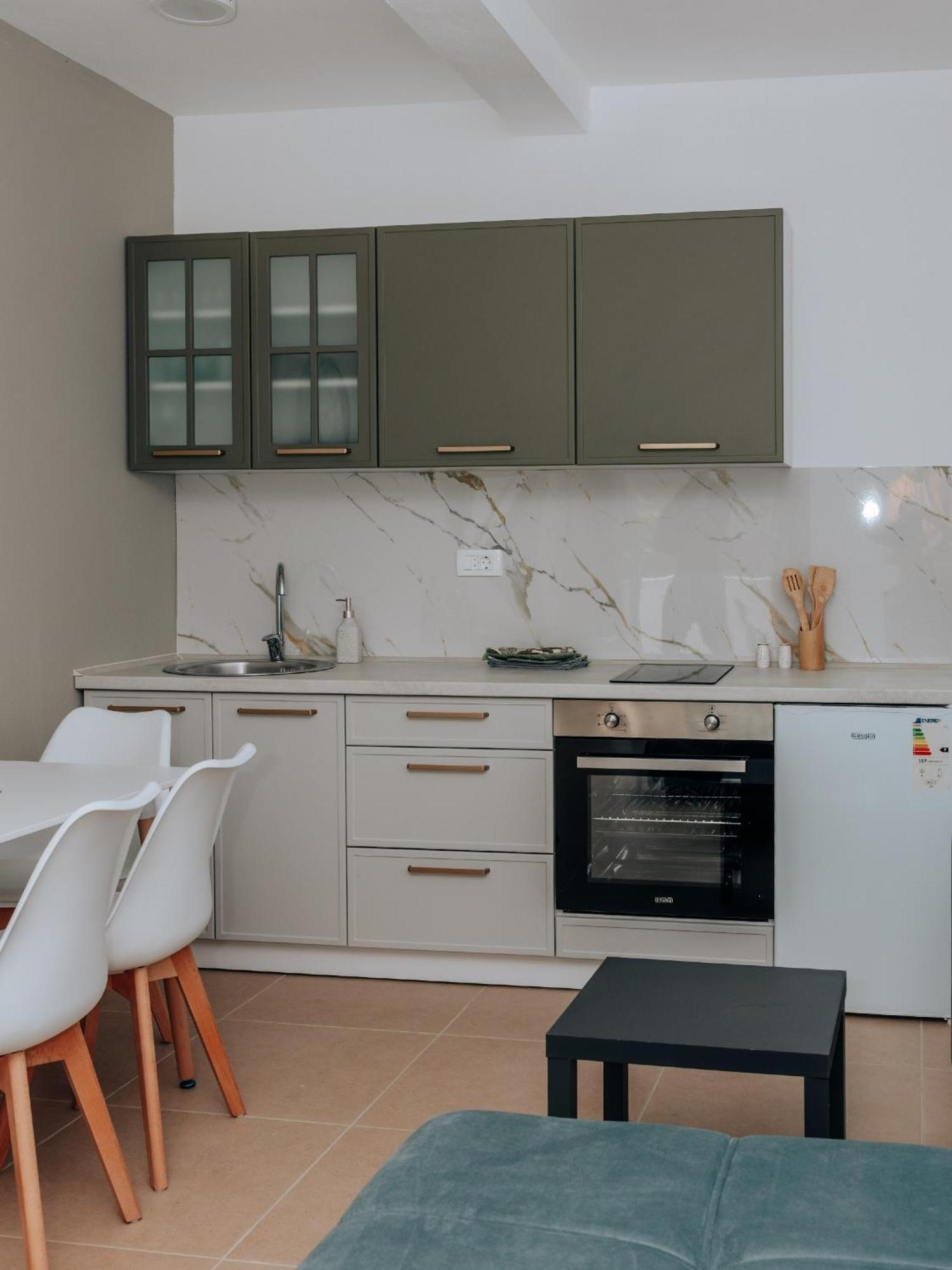 Apartments Milivojevic Бар Экстерьер фото