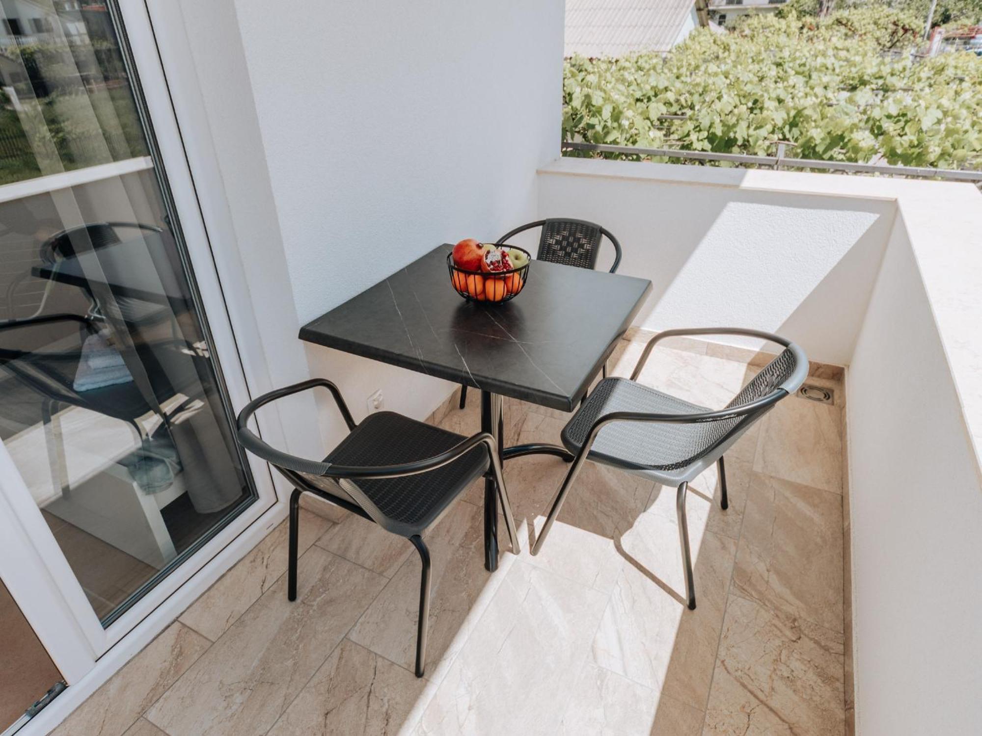 Apartments Milivojevic Бар Экстерьер фото
