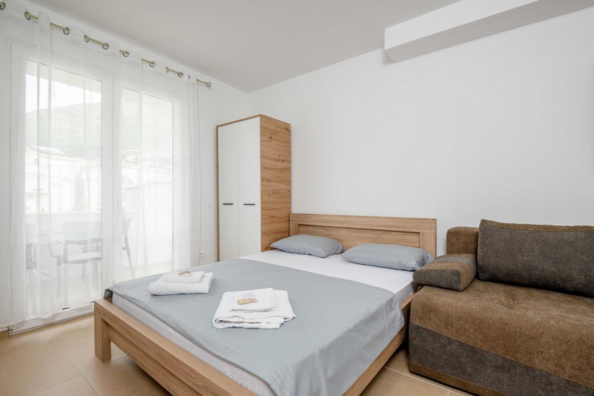 Apartments Milivojevic Бар Экстерьер фото
