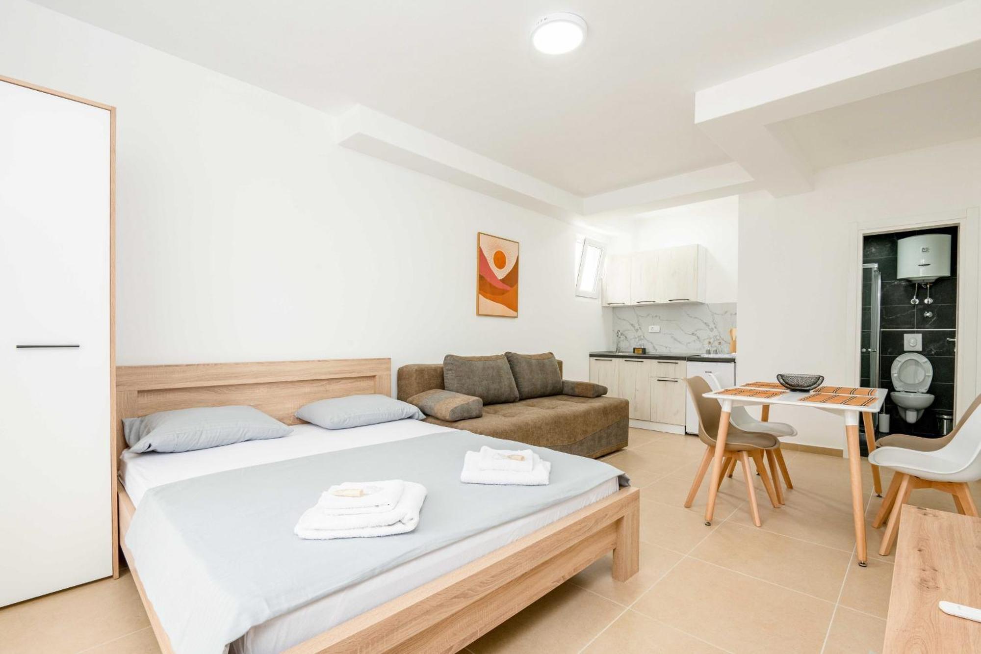 Apartments Milivojevic Бар Экстерьер фото